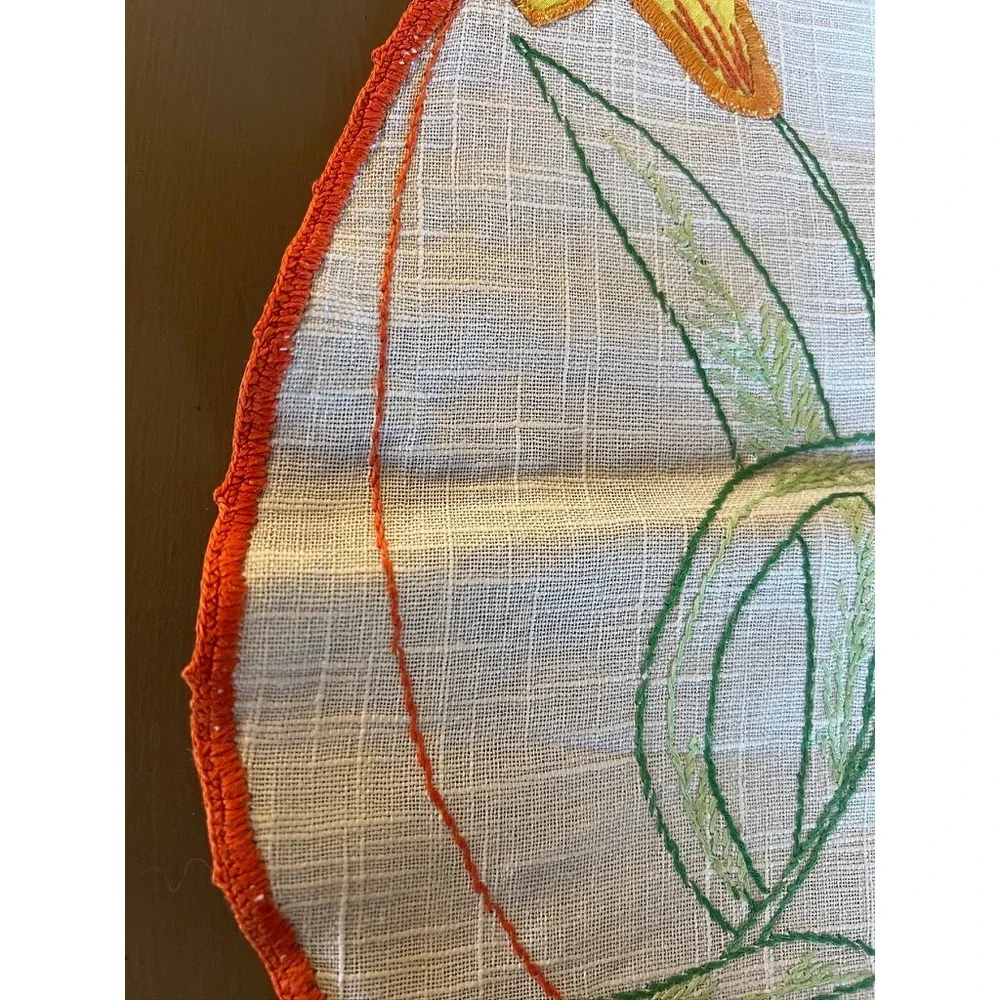 Vintage Table Runner Set 3pc White Yellow Orange Floral Lily Embroidered Linens